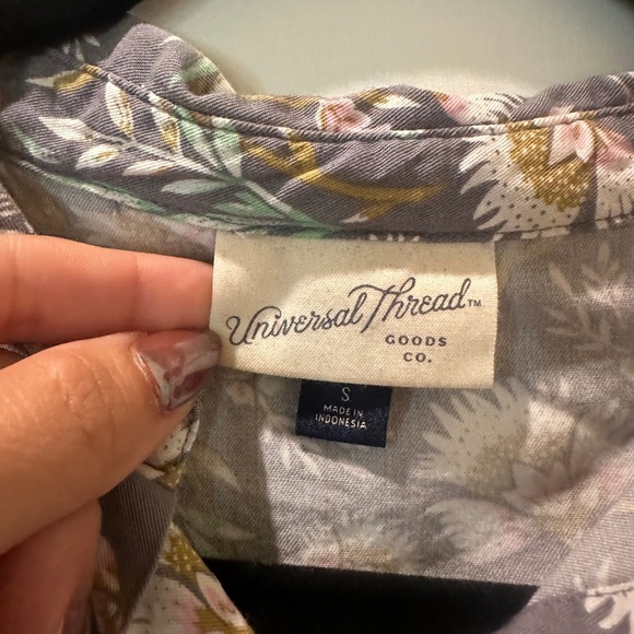 Universal Thread Floral Collared Blouse - Picture 2 of 3